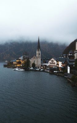 alpes lake bordered village