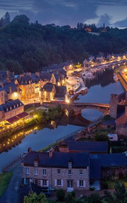 bretagne night village river
