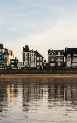 bretagne seaside beach house