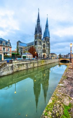 chalons en champagne main square, france