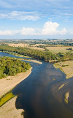 vue globale du bec d'allier, la loire et l'allier se rejoignent